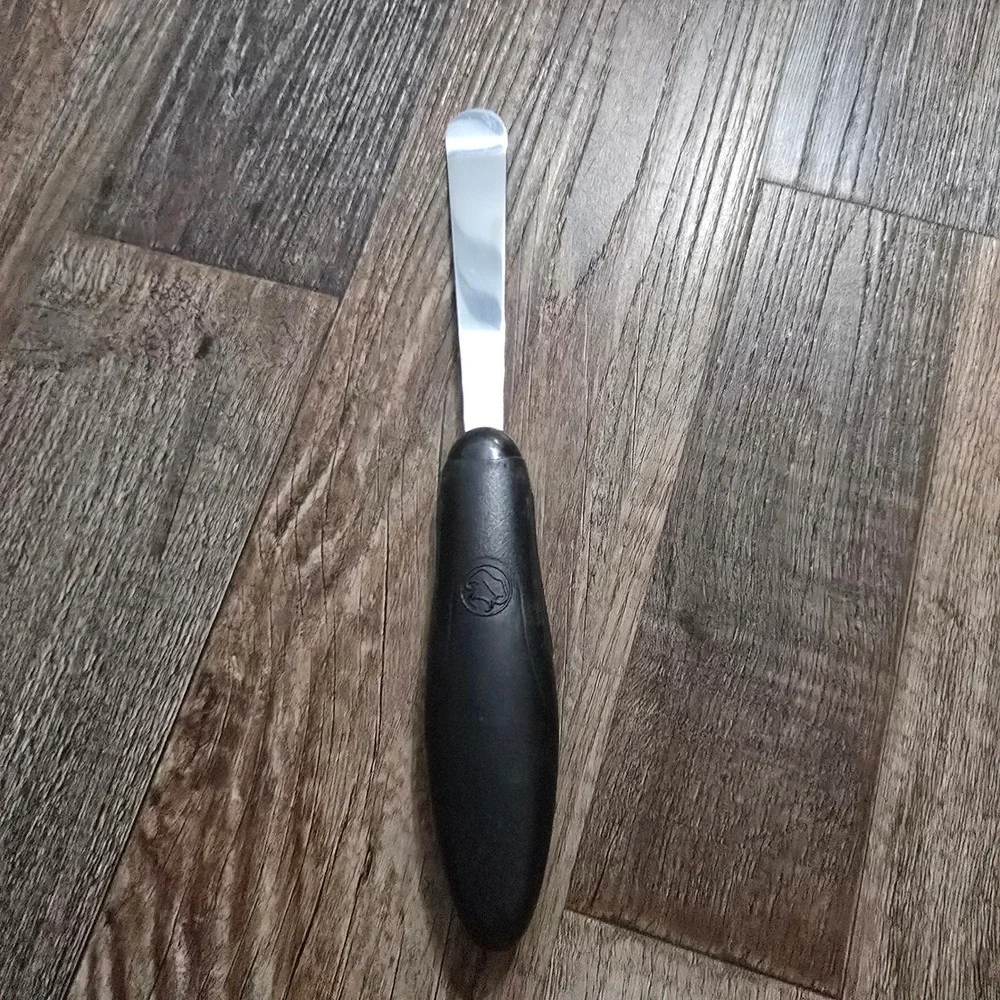 Pampered Chef Avocado Peeler  #1255 Black Handle Retired